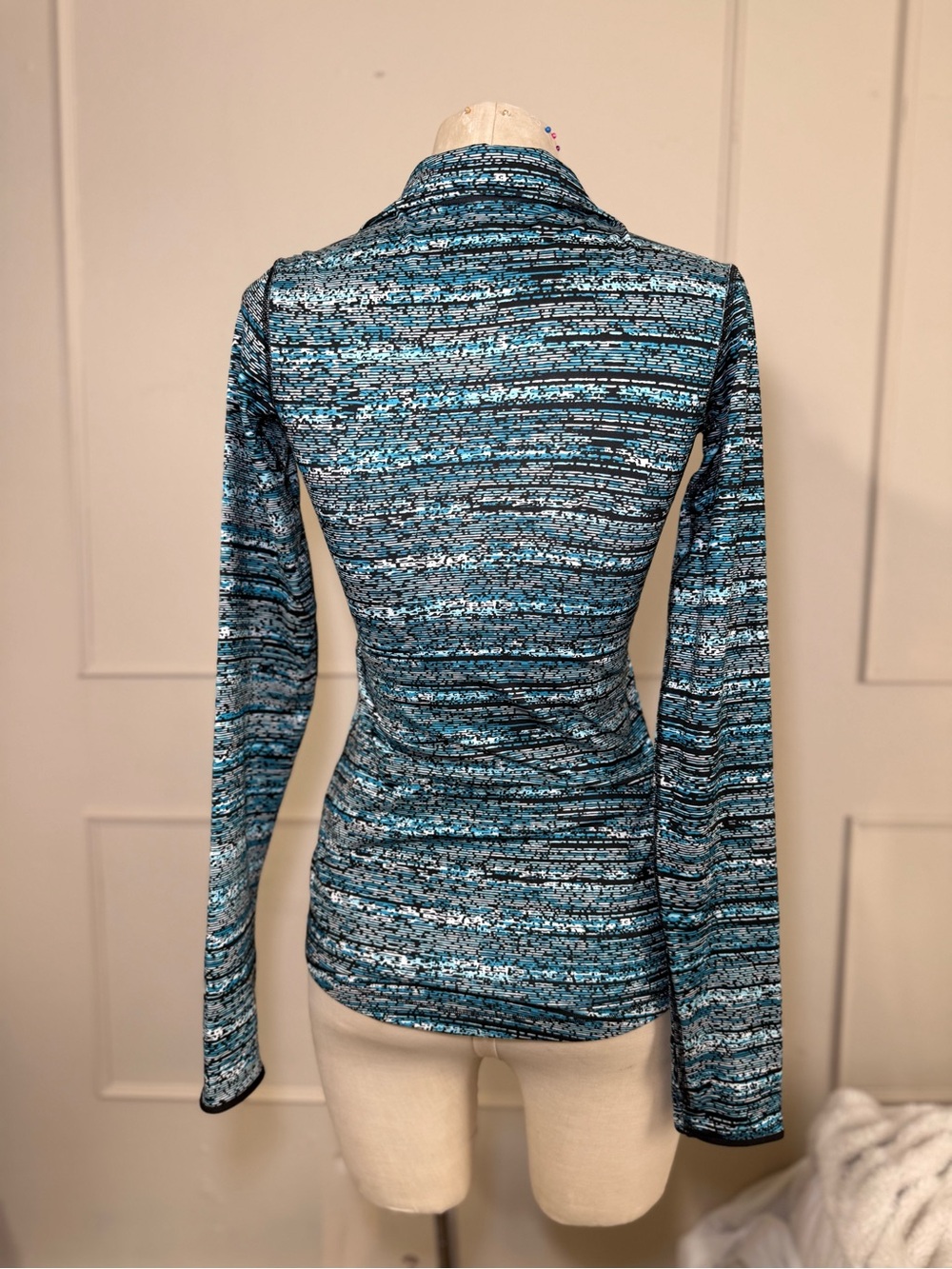 Nike Pro Dri-FIT Blue Pattern Half Zip Top Size S